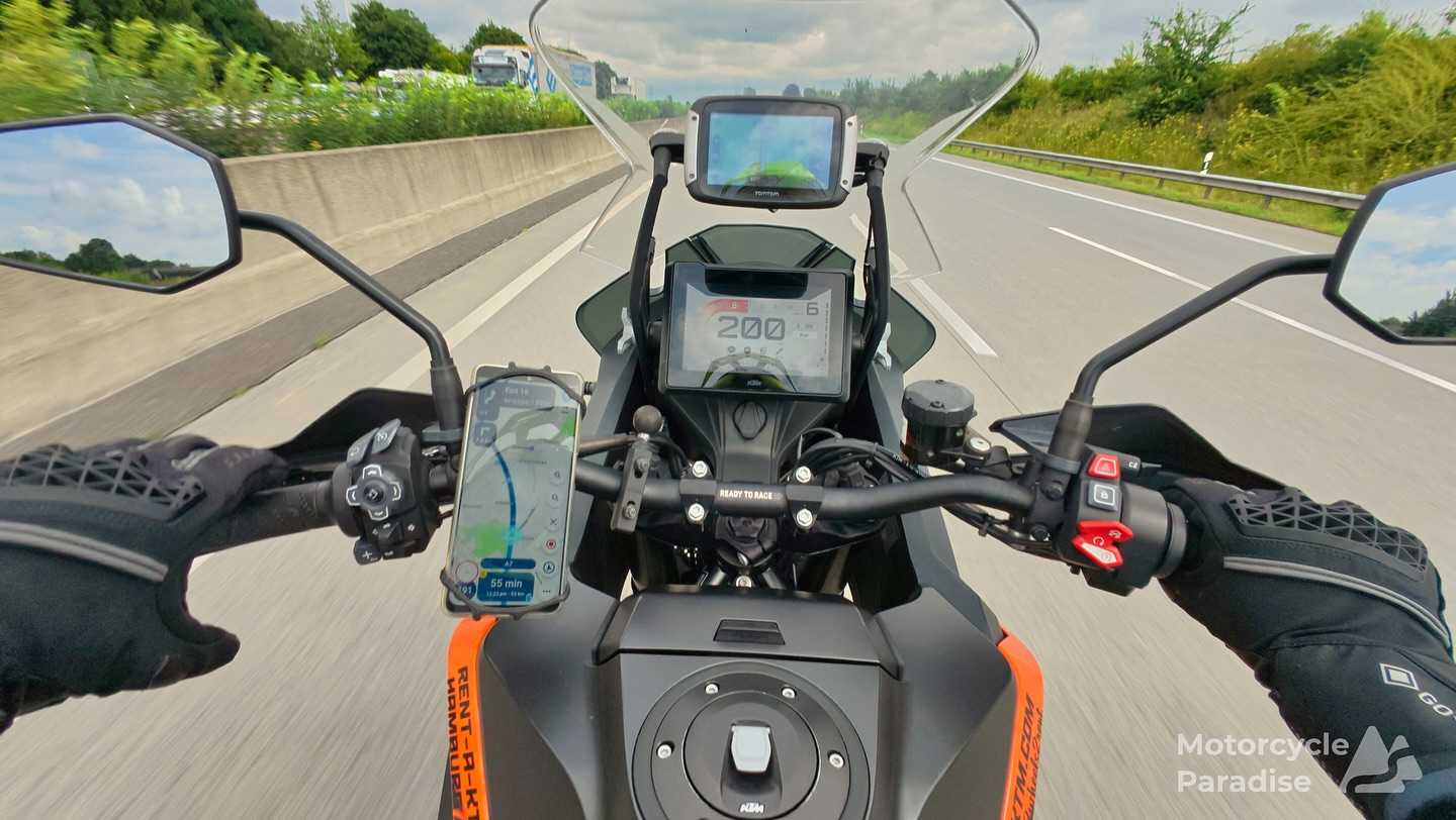 Autobahn. #ktm1290superadventure #hamburg #autobahn ##motorcycle_moment #motorcycling #motorcyclelifestyle #motorcyclelife #motorcyclerider #motorcycletouring #motorcycletravel #motorcycletravels #motorcycleadventure #motorcyclephotography #motorcycleride #motorcycleride #nobodydied #everykoverisakiller #speedkills #ilovegermany #ktm